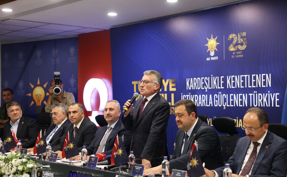 Ak Parti Gaziantep'te Türkiye Yüzyılı Buluşmaları Gerçekleştirildi