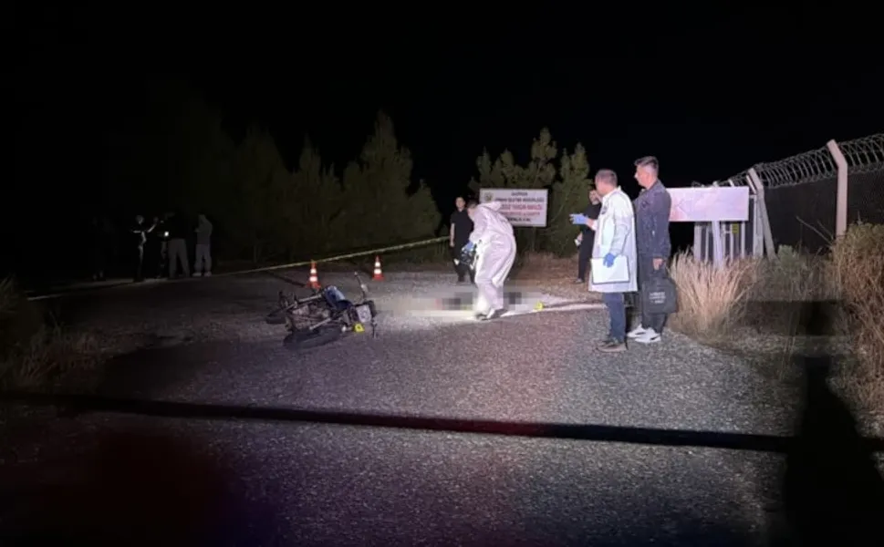 20 yaşındaki genç 13 bıçak darbesiyle öldürüldü: Baba ve kızı tutuklandı