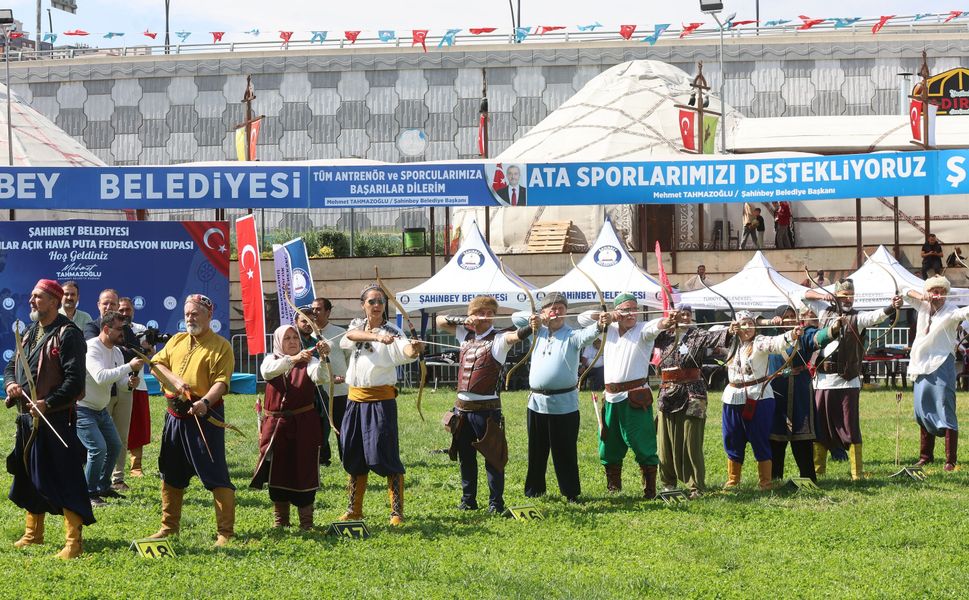 Aksaçlılar Şahinbey’de ok attı