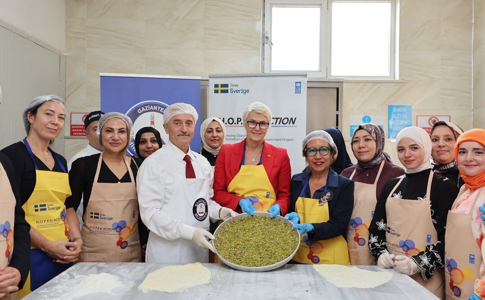 İsveç Büyükelçisi, Şahinbey Belediyesi aşevinde baklava açtı