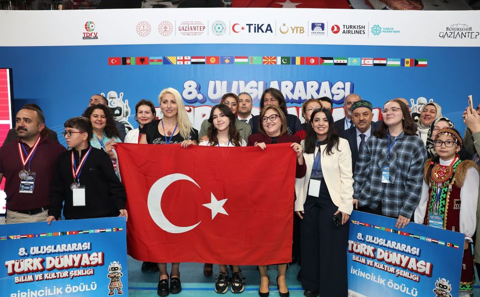 Gaziantep'te 8. Uluslararası Türk Dünyası Bilim ve Kültür Şenliği ödülleri sahiplerini buldu