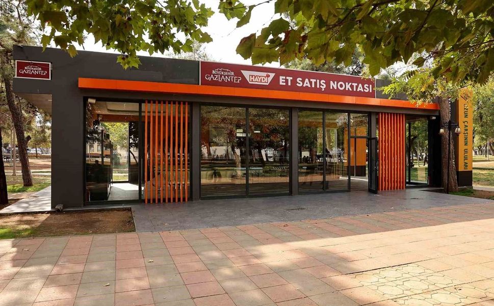 Gaziantep Büyükşehir'in et satış noktaları vatandaşlarla buluşmaya hazır