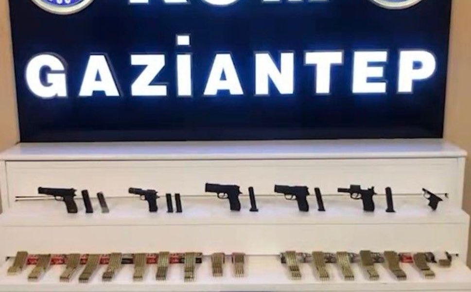 Gaziantep'te 4 adet ruhsatsız silah ile çok sayıda fişek ele geçirildi