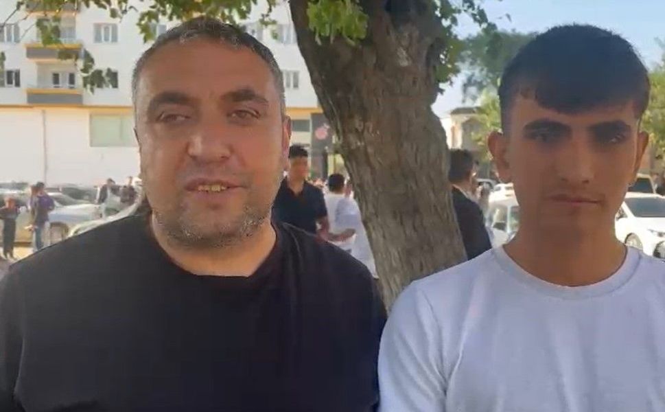 Gaziantep'te baba-oğul aynı okulda KPSS'ye girdi