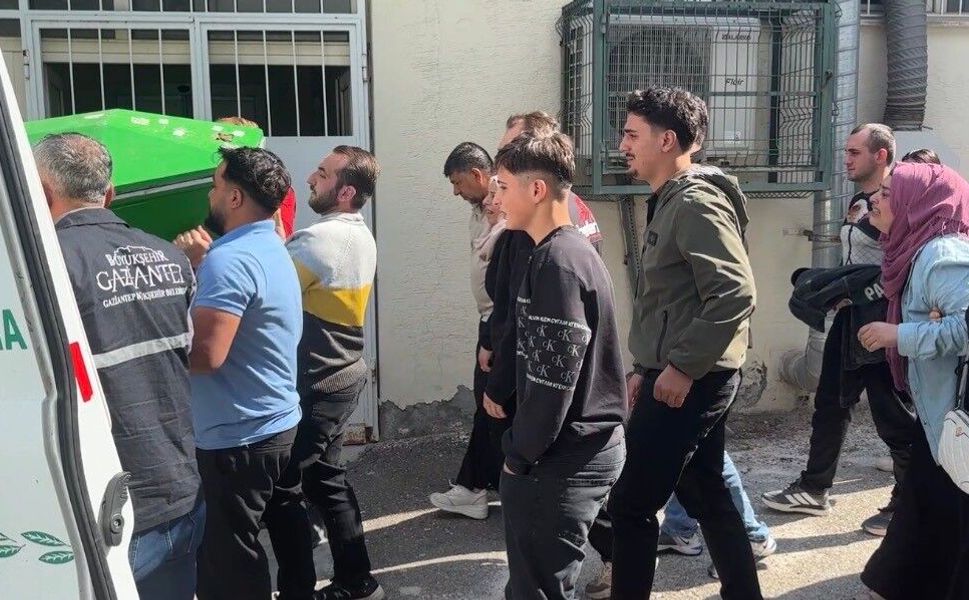 Gaziantep'te bıçaklanarak öldürülen Muhammed'in cenazesi teslim edildi: Annenin feryadı yürek yaktı