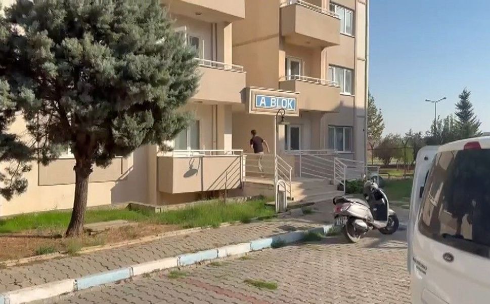 Gaziantep'te kimliğini unutan adayı polis KPSS'ye yetiştirdi