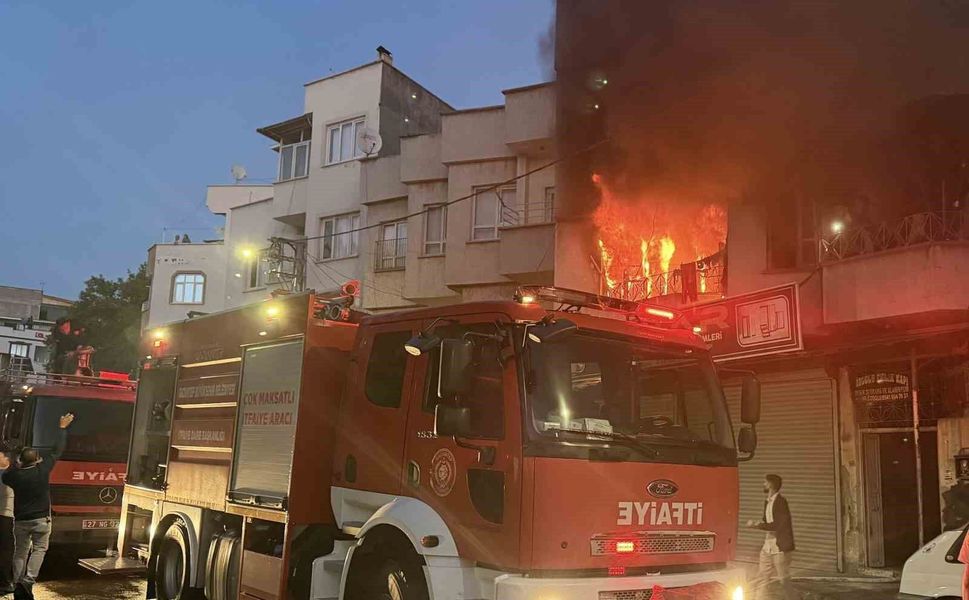 Gaziantep'te korkutan ev yangını: 1 yaralı