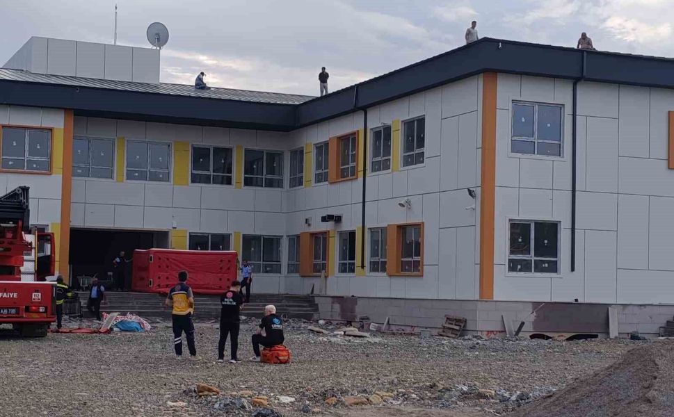 Gaziantep'te parasını alamayan taşeron firma işçileri 24 saattir eylemde