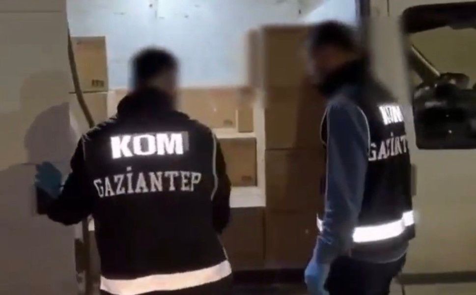 Gaziantep'te ruhsatsız diş kliniğine operasyon: 3 gözaltı