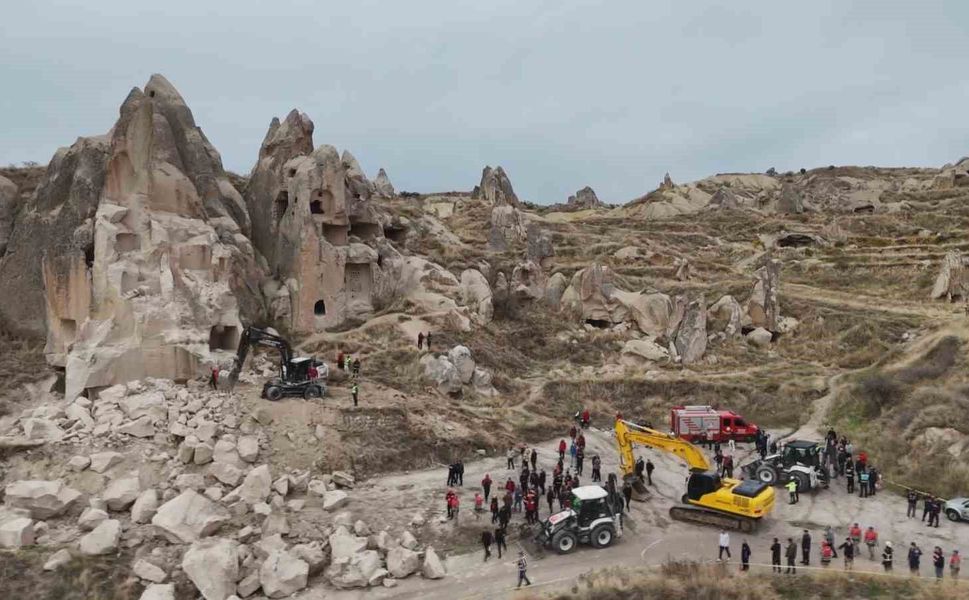 Kapadokya'daki çöken peribacası havadan görüntülendi