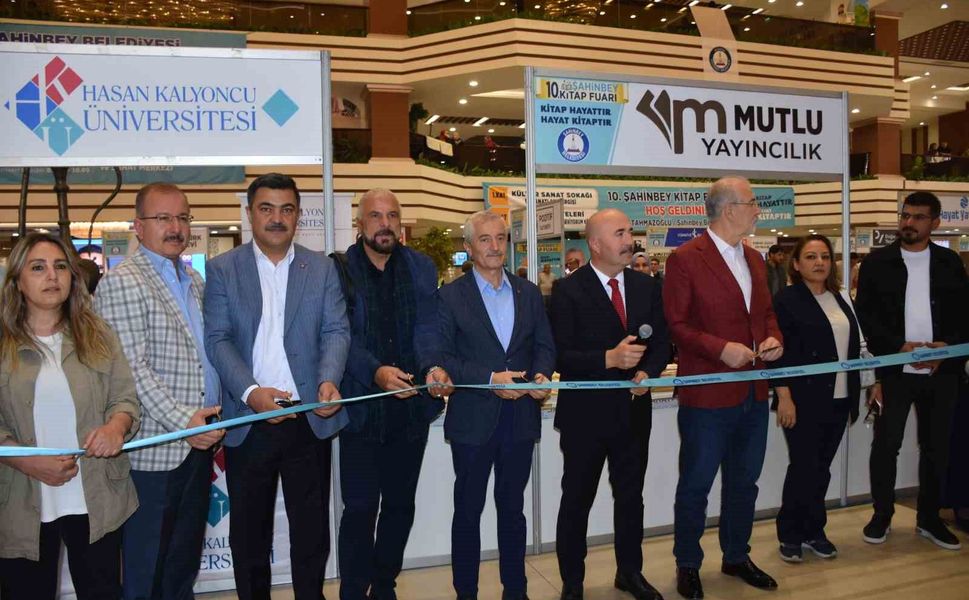 Şahinbey Belediyesi'nin 10'uncu kitap fuarı kapılarını açtı