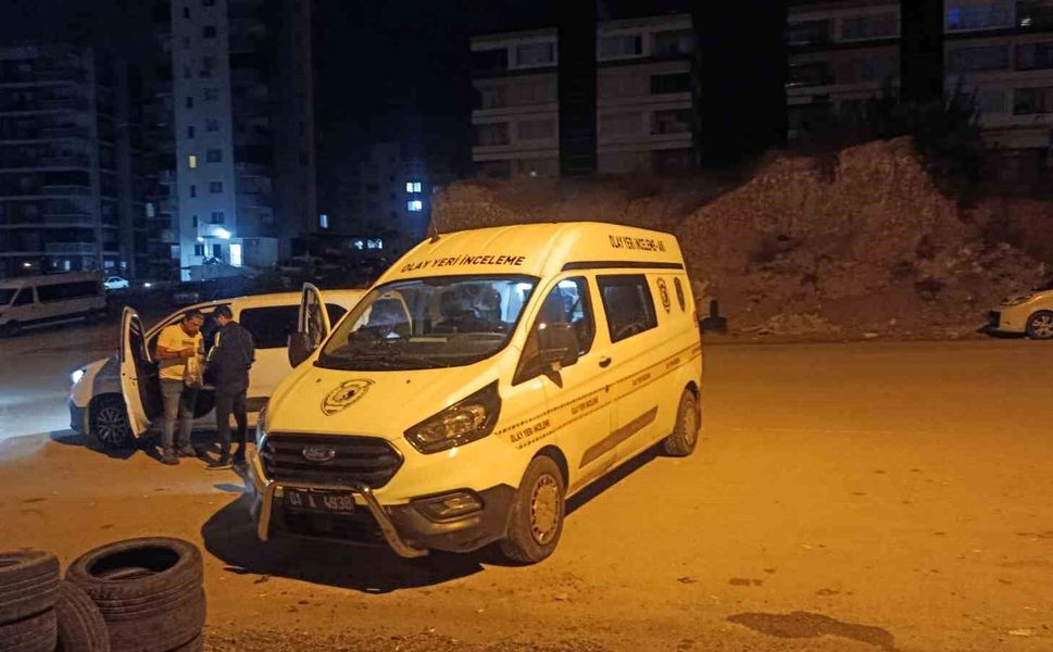 Sevgilisinin eski eşi geldi, pencereden çıkmaya çalışırken 3'üncü kattan düşerek hayatını kaybetti