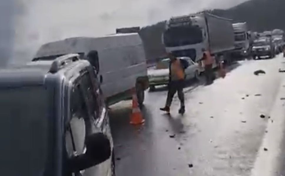 Tarsus-Adana-Gaziantep Otoyolu'nda zincirleme kaza: 8 yaralı