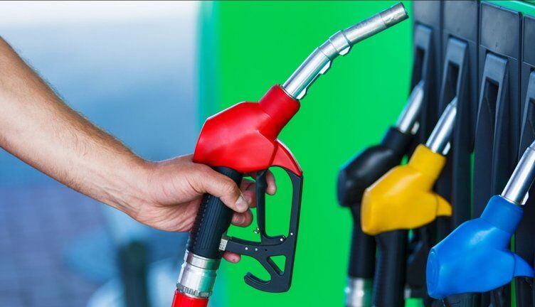 0x0-benzin-mazot-fiyati-son-dakika-akaryakita-indirim-geldi-benzin-ve-motorin-fiyatlari-ne-kadar-kac-tl-oldu-1675316881752