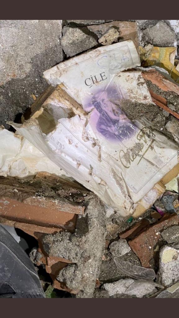 b8576555-d667-4cb1-a067-6977de75a4ed