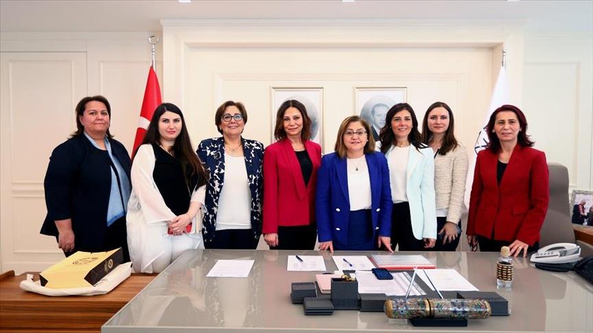 thumbs_b_c_a08ccffd0ccdc34f79f463a2fa0206ee