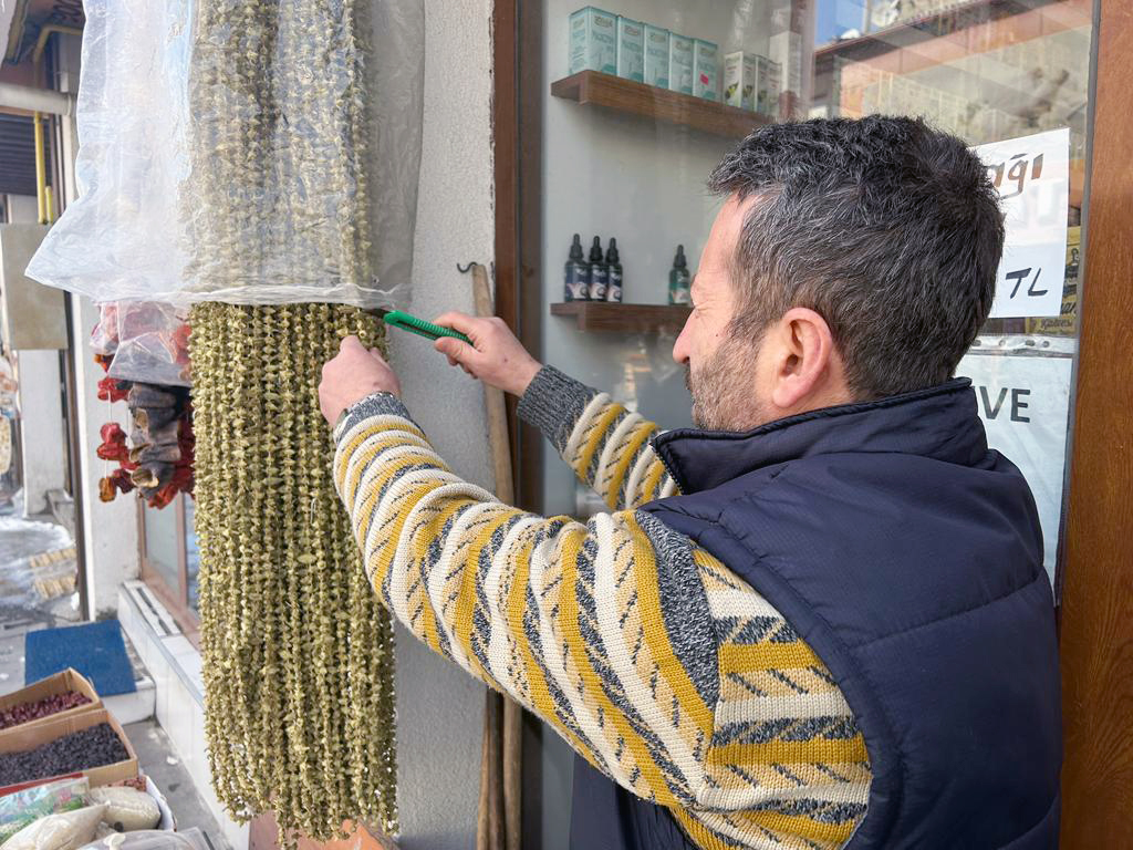 Kuru-Bamya-altin-ile-yarisiyor-05