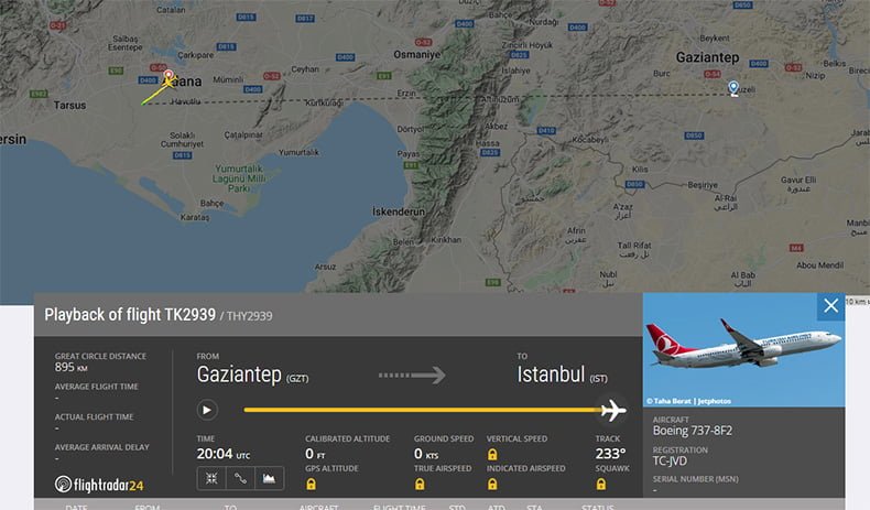 Turk-Hava-Yollarinin-Gaziantep-Istanbul-seferini-yapan-yolcu-ucagina-yildirim-carpti-ucak-Adanaya-zorunlu-inis-yapti