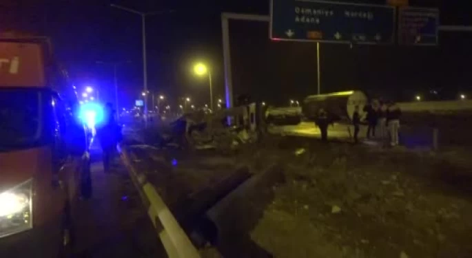 tag-otoyolunda-freni-patlayan-tir-dehset-sacti-3-olu-11-yarali