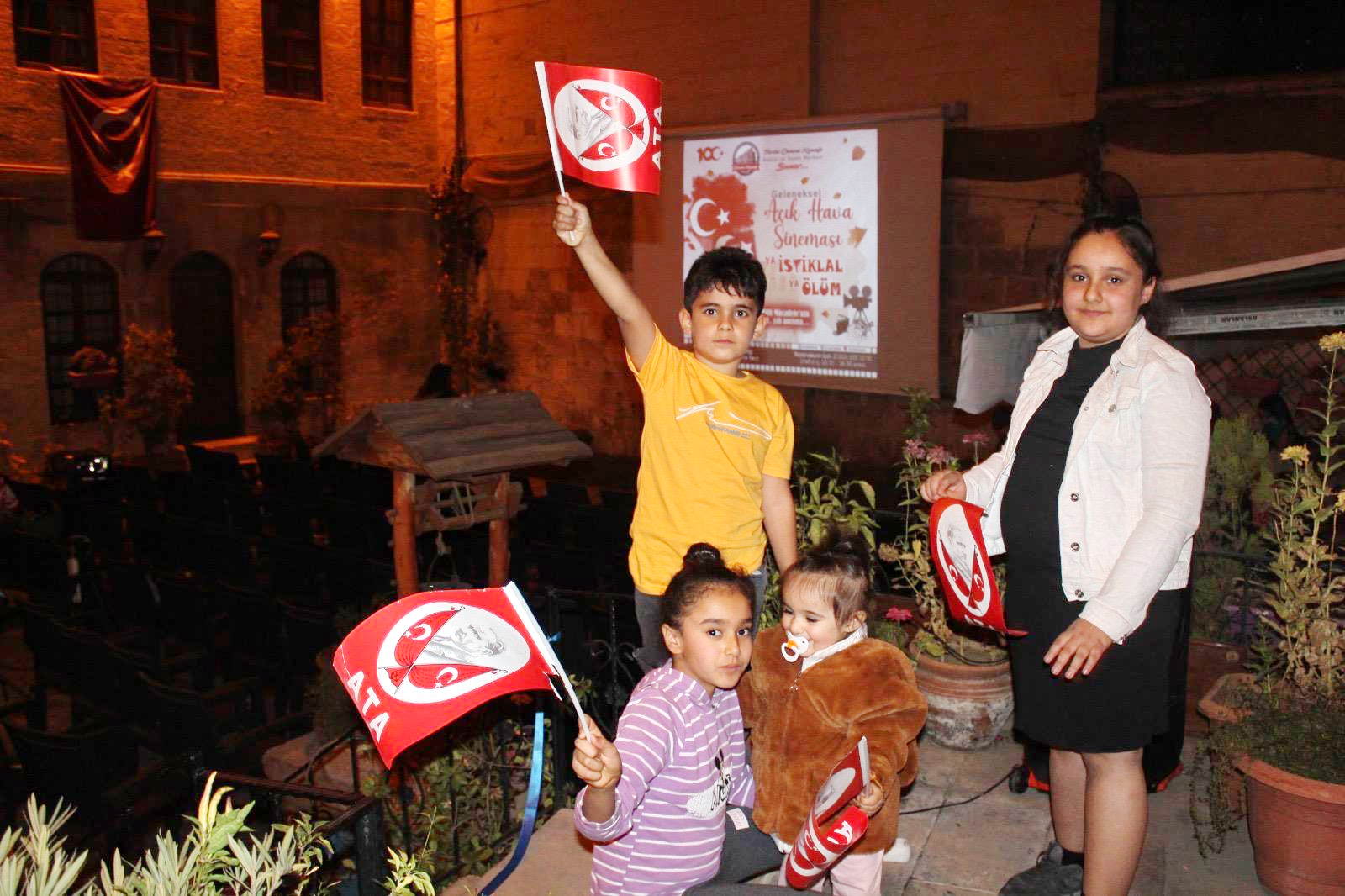 Gaün’de Cumhuri̇yet Bayrami’na Özel Nostalji̇k Kutlama (3)