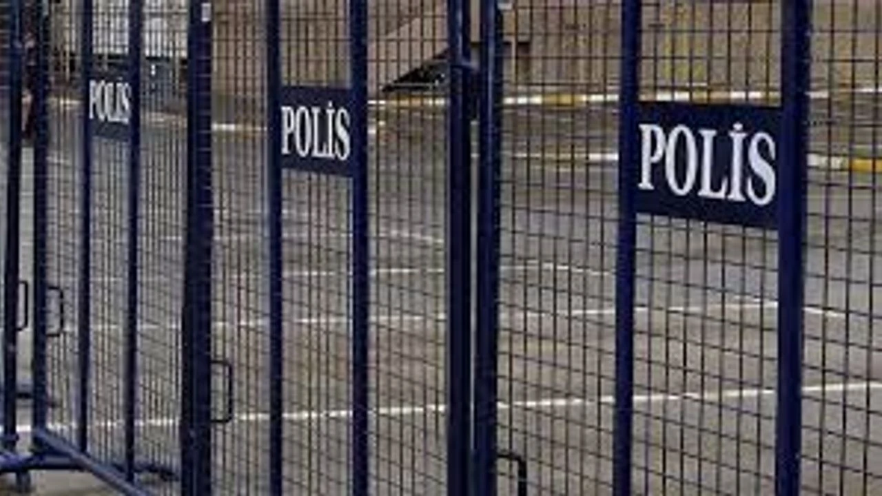 Polis Gosteri