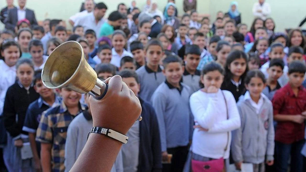 2024 2025 Okul Tatilleri Ne Zaman Yari Yil Kasim Nisan Ara Tatili Hangi Tarihte