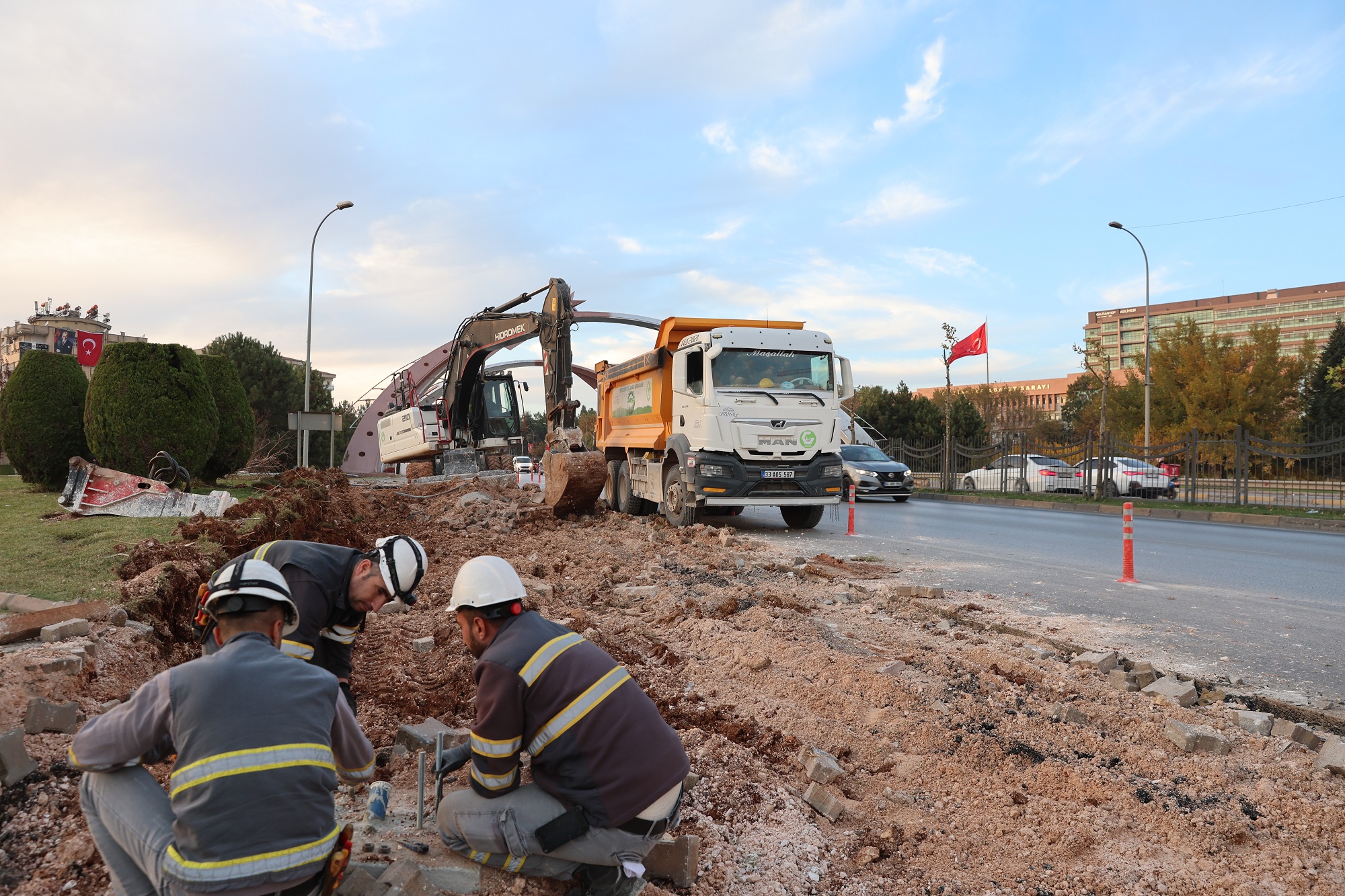 Gazi̇antep Büyükşehi̇r Tugay Köprülü Kavşaği'nda Çalişmalarini Tamamladi (5)