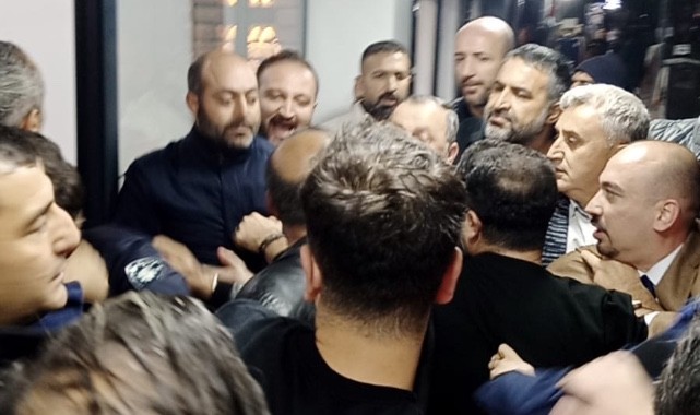 Manisa Da Gerginlik Mhp Ve Ak Parti Grubu Meclisi Terk Etti 6984