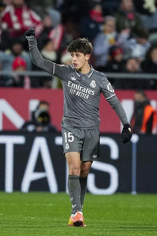 0X0 Milli Futbolcu Arda Gulere Laligadan Odul 1734980816578