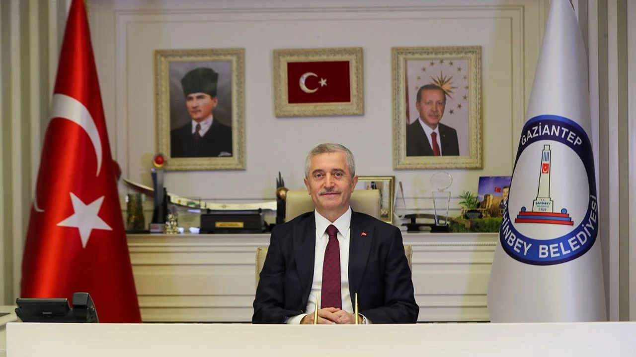 Baskan Kutlamalar Icin 1 2