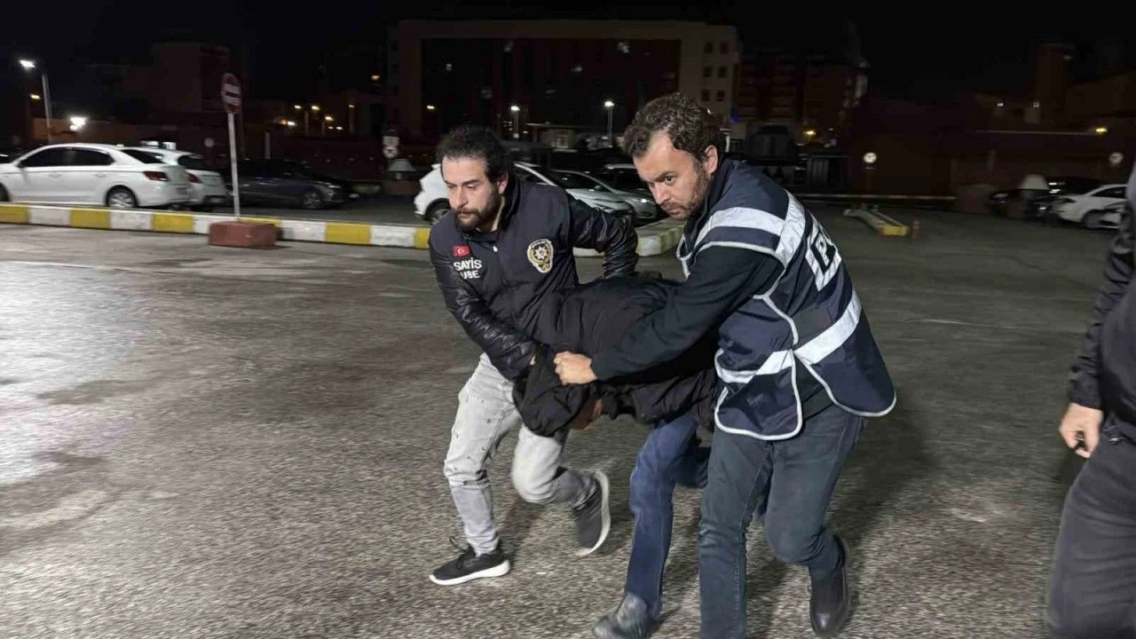 Kardeslerin Katili Saglik Kontrolunden Gecirildi