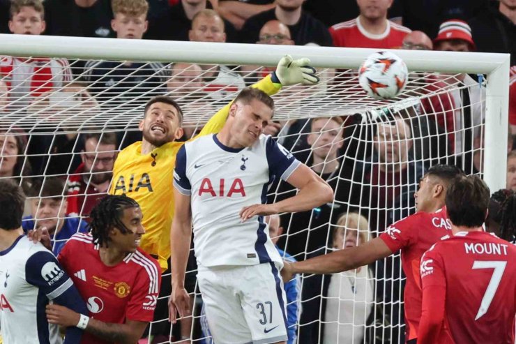 Uefa Avrupa Ligi Finalinde Iki Ingiliz Takiminin Karsilasmasinda 002