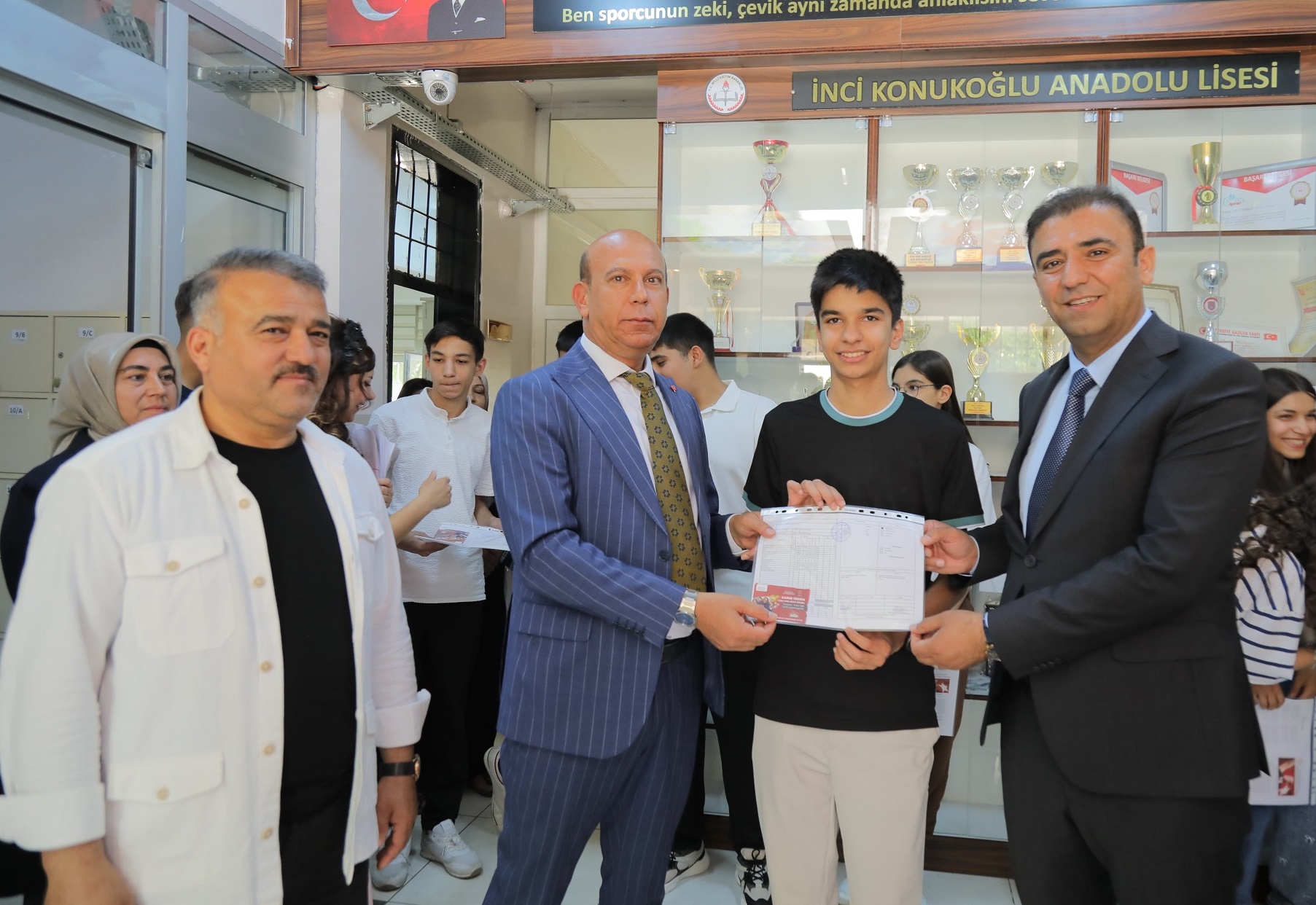 Başkan Şahi̇n’den Tüm Öğrenci̇lere Karne Hedi̇yesi̇ (7)