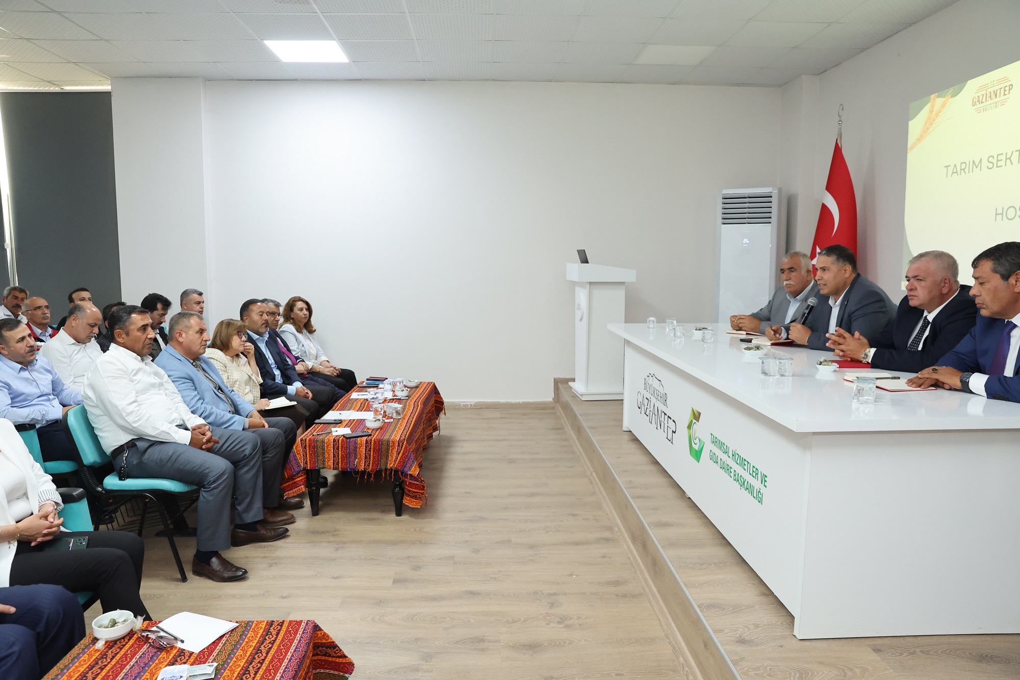 Büyükşehi̇r’den Tarim Sektör Toplantisi (3)