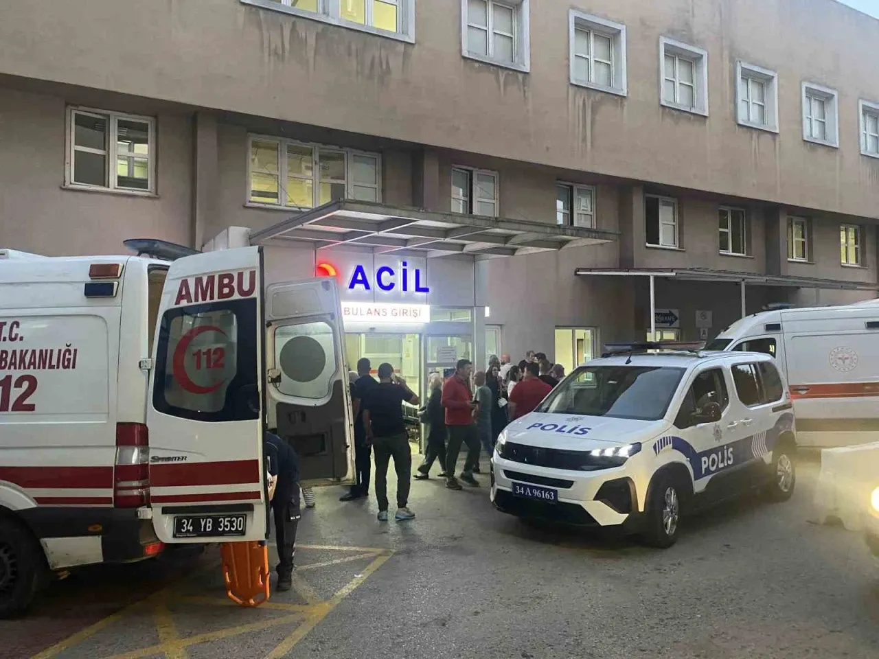 Istanbulda Dilan Polatin Korumasina Silahli Saldiri5