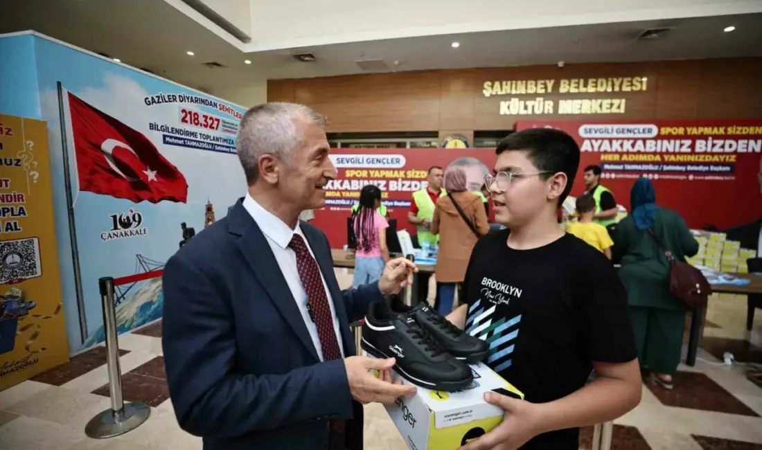 Sahinbey Belediyesinden Ogrencilere 1 Milyon 438 Bin Spor Ayakkabisi Hediye 92C95Fe18Ba9 1100X650