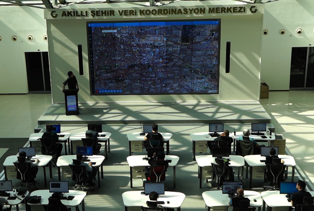 Türki̇ye’ni̇n İlk Yapay Zeka Destekli̇ Çağri Merkezi̇ Gazi̇antep’te! (4)
