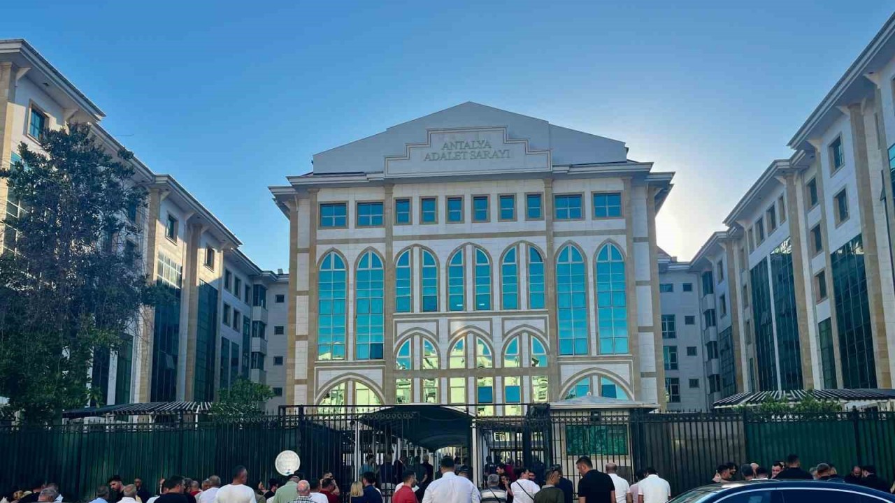 Antalya Büyükşehir Belediye Başkanı Böcek Tutuklandı