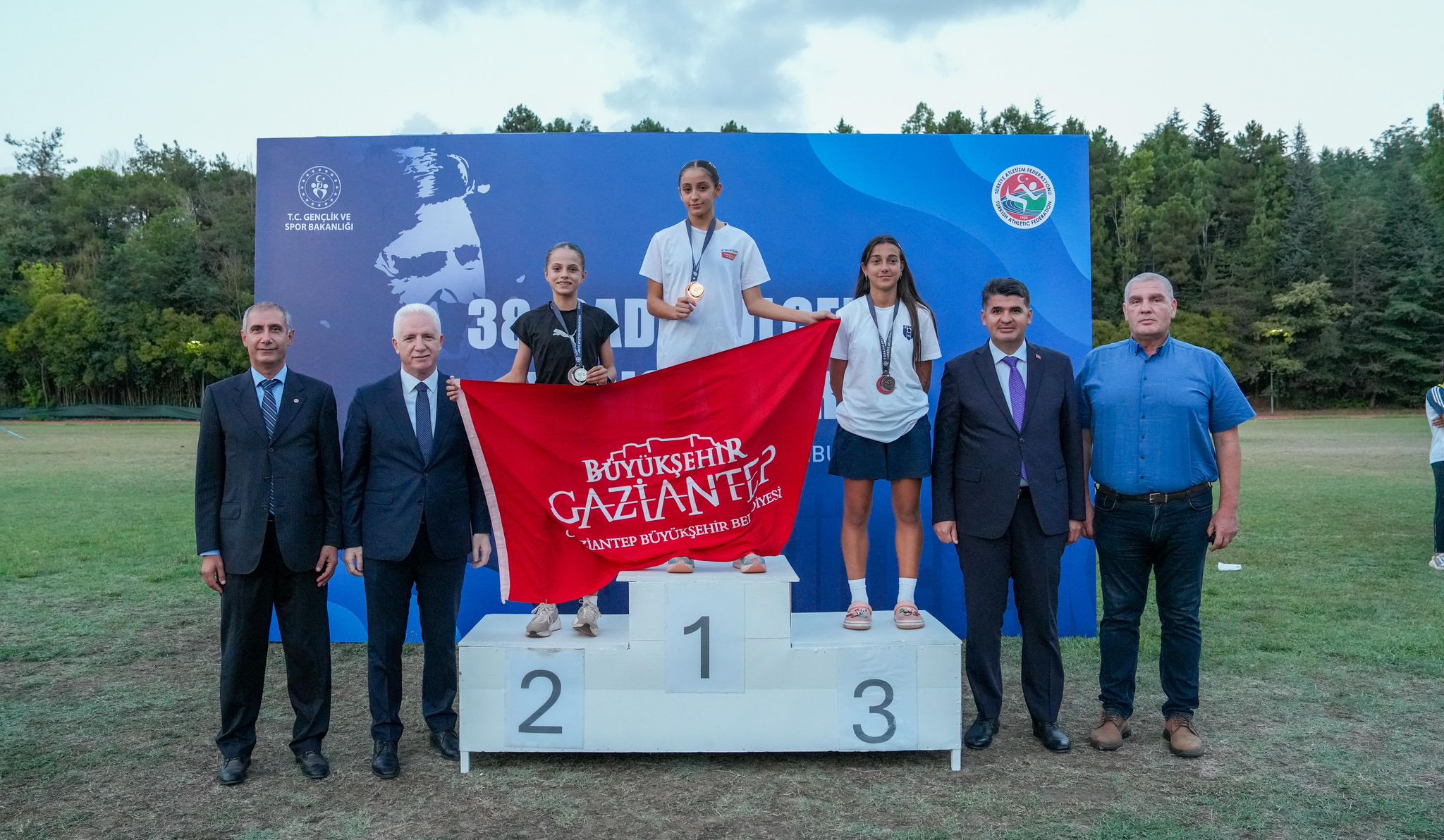 Gazi̇antep Büyükşehi̇r Beledi̇ye Spor Kulübü Sporculari Başarilarini Sürdürüyor