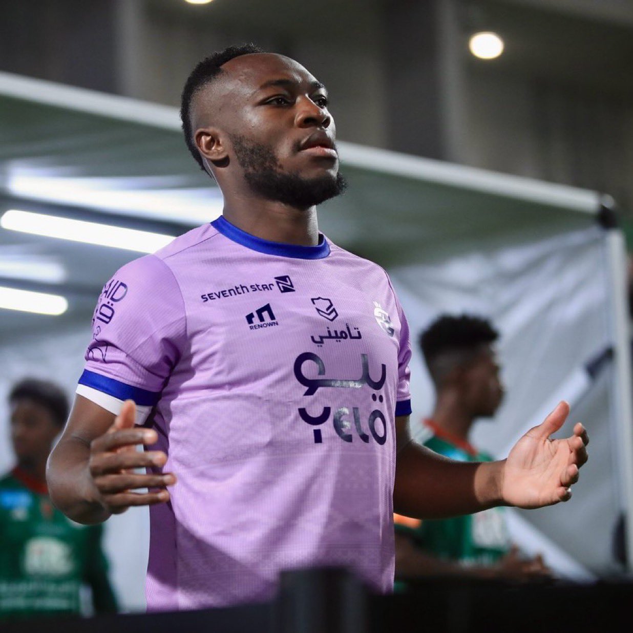 Gy Qm K L W A A I B9C U