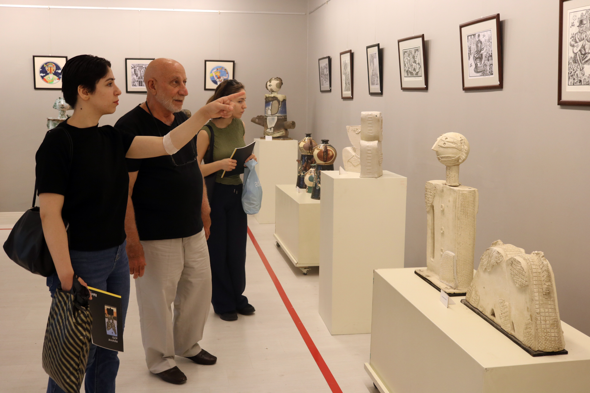 Resi̇m Ve Serami̇k Sanatçisi Muhammet Ali̇yev Sanko Sanat Galeri̇si̇nde Sergi̇ Açti (3)