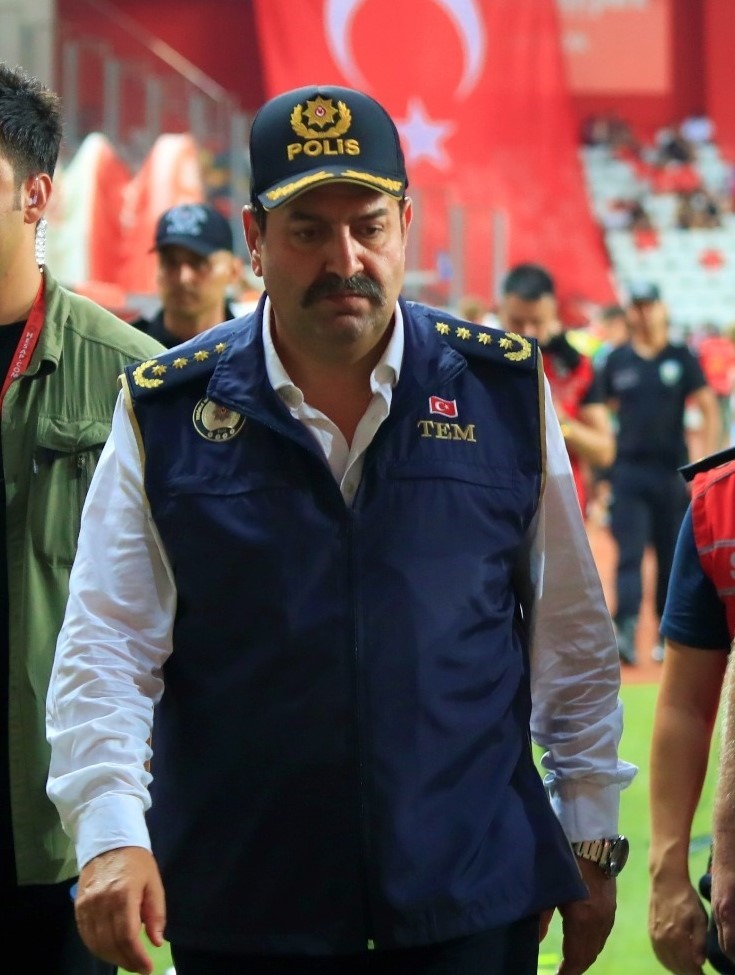 Görevden Uzaklaştırılan Antalya Emniyet Müdürü İlker Arslan Teslim Oldu