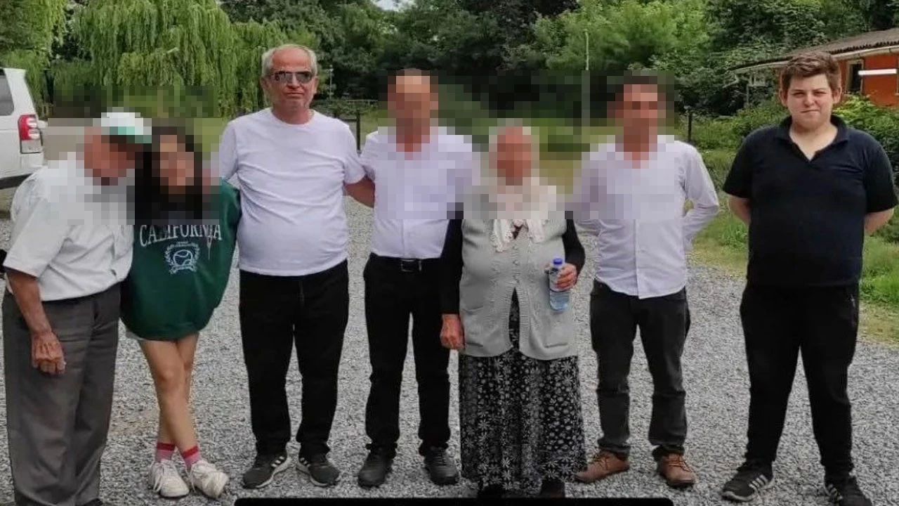 Savci Ercan Kayhan Katiliyle Ayni Karede Txe4 Cover