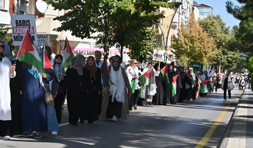 Antalya Ve Cevre Illerde Gazze Icin Sessiz Ciglik Etkinligi Duzenlendi