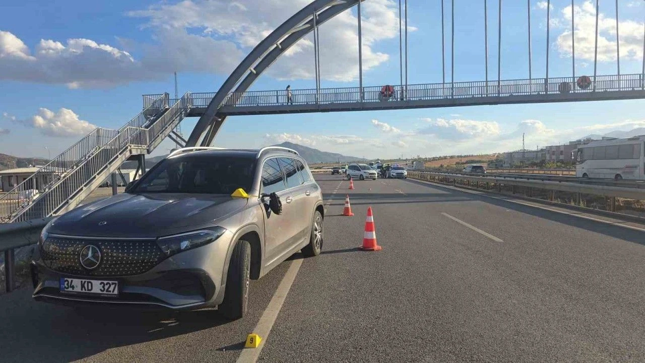 Gaziantepte Otomobilin Carptigi Cocuk Agir Yaralandi