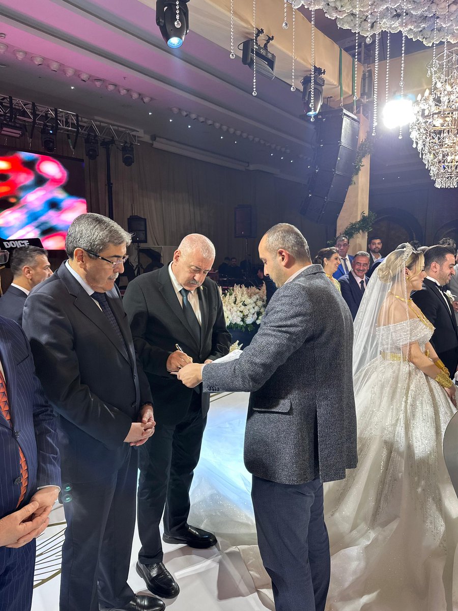 G63 F0 Q4 X U A A Pxhk