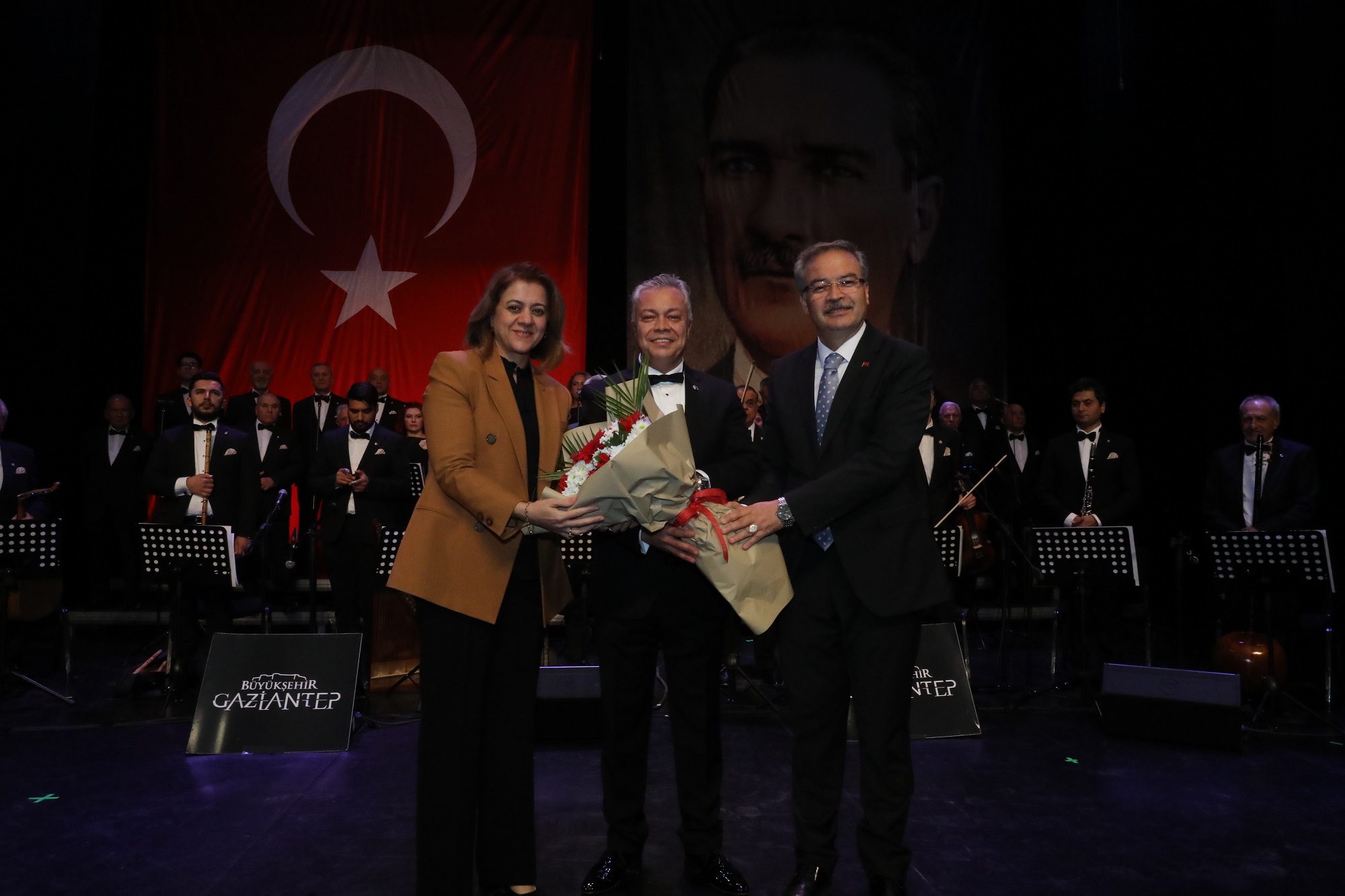 Gazi̇antep Büyükşehi̇r, Ulu Önder’i̇ Sevdi̇ği̇ Şarkilarla Andi (1)