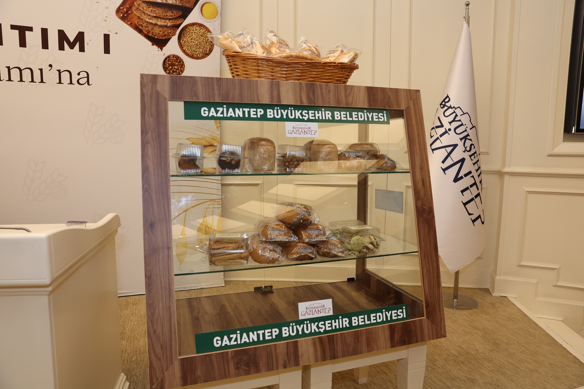 Gazi̇antep Büyükşehi̇r’i̇n Çölyak Hastasi Öğrenci̇ler İçi̇n Glütensi̇z Ekmek Dağitimi Projesi̇ Lansmani Yapildi (2)