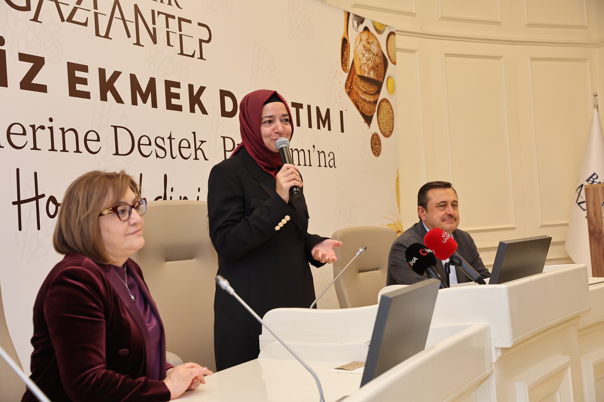 Gazi̇antep Büyükşehi̇r’i̇n Çölyak Hastasi Öğrenci̇ler İçi̇n Glütensi̇z Ekmek Dağitimi Projesi̇ Lansmani Yapildi (4)