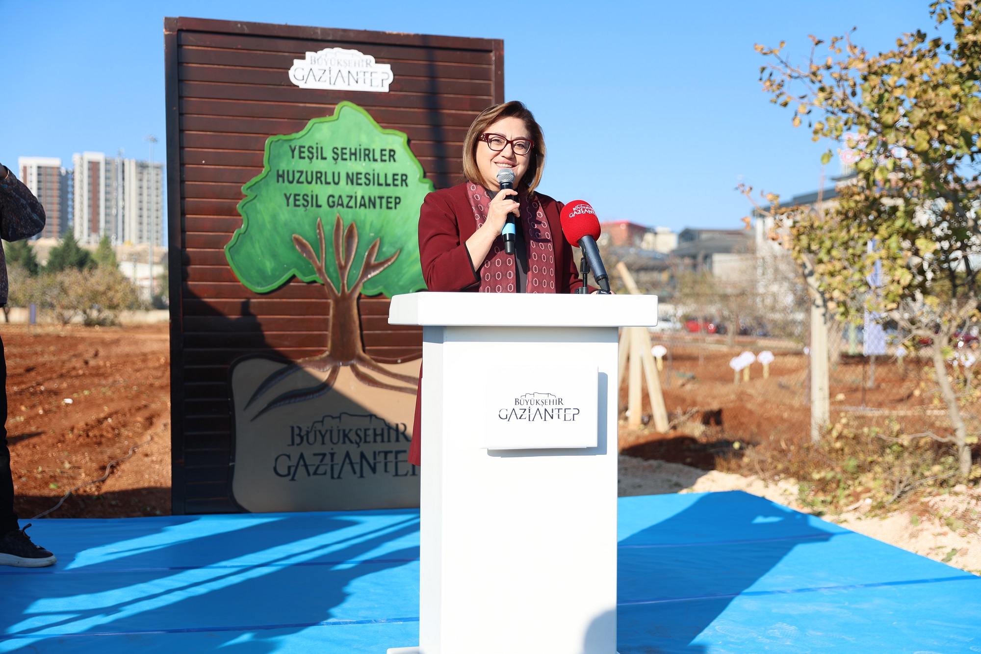 Gazi̇antep Büyükşehi̇r’i̇n Yeşi̇lantep Projesi̇ İle Şehi̇r Merkezi̇ Ağaçlaniyor (2)